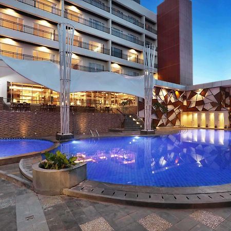 Harper Perintis By Aston Hotel Макасар Екстериор снимка