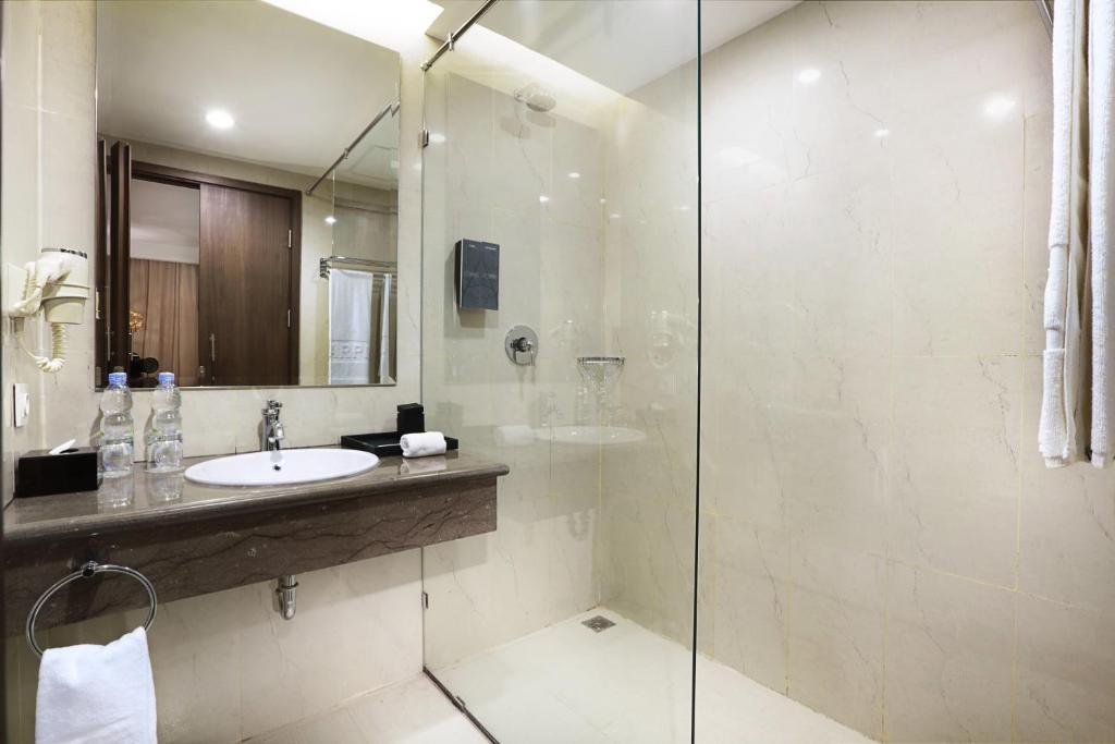 Harper Perintis By Aston Hotel Макасар Екстериор снимка