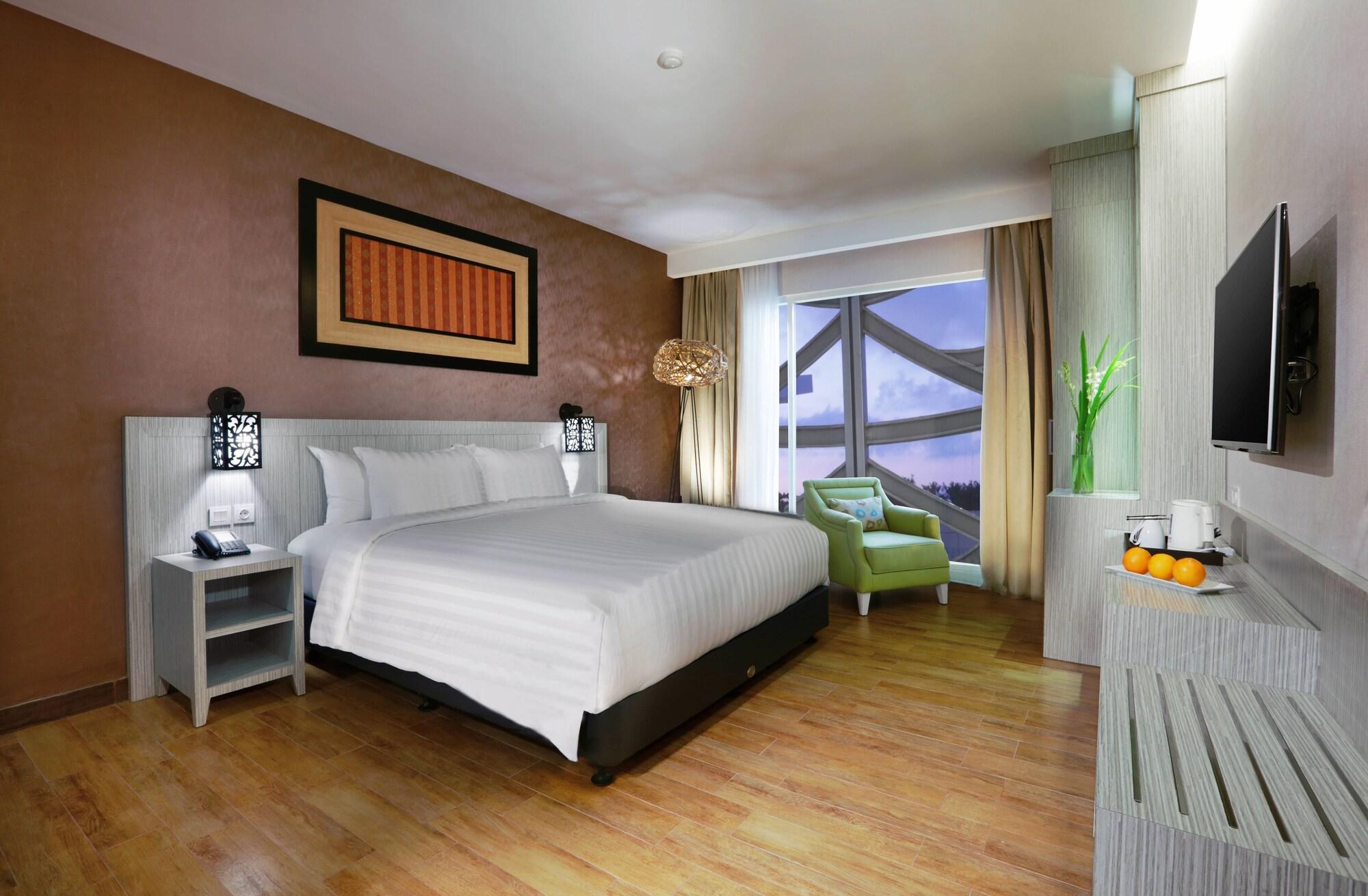 Harper Perintis By Aston Hotel Макасар Екстериор снимка