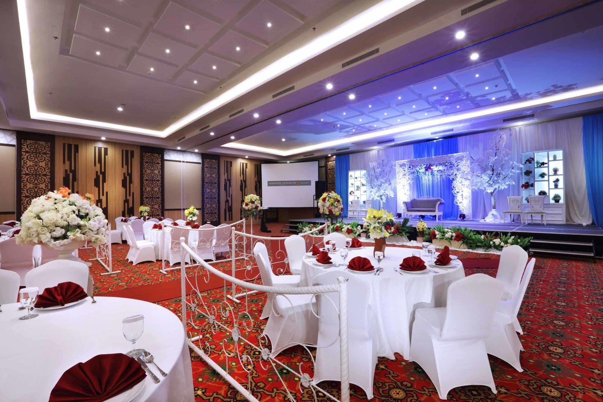 Harper Perintis By Aston Hotel Макасар Екстериор снимка